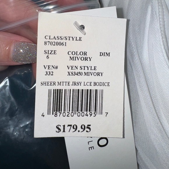 Davids Bridal - NWT - Picture 3 of 4